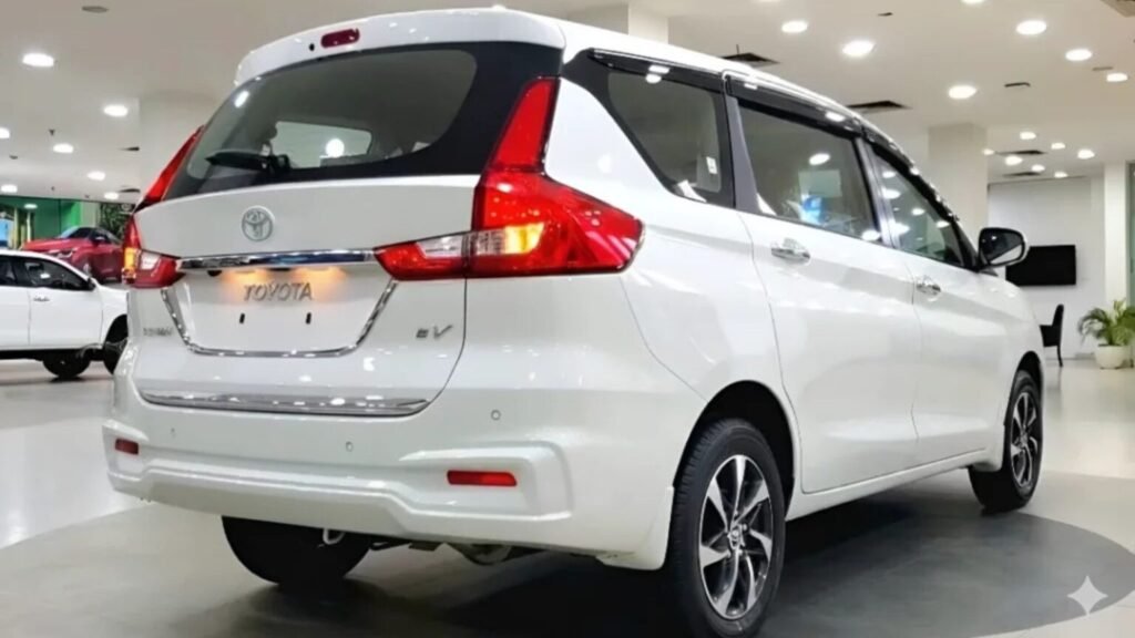 7-Seater Family Car 32 kmpl Mileage ₹14,450 EMI: Feature-Rich Alternative to Maruti Ertiga